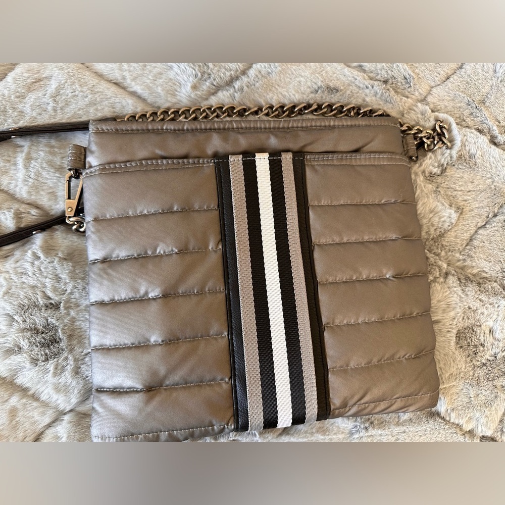 THINK ROYLN women’s quilted crossbody bag pewter detail chain and leather strap - Picture 2 of 13